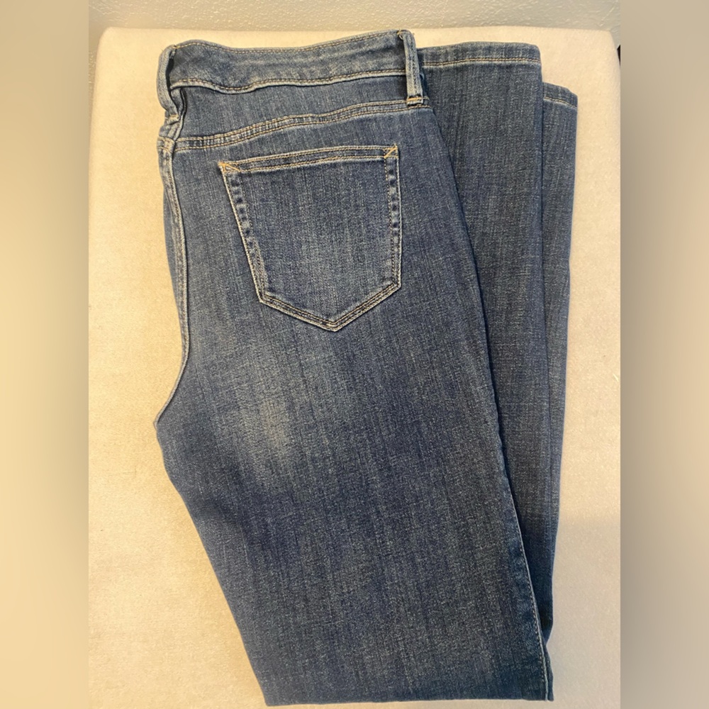 a.n.a Women's Straight Leg Jeggins Jeans in Dark Blue Size 8